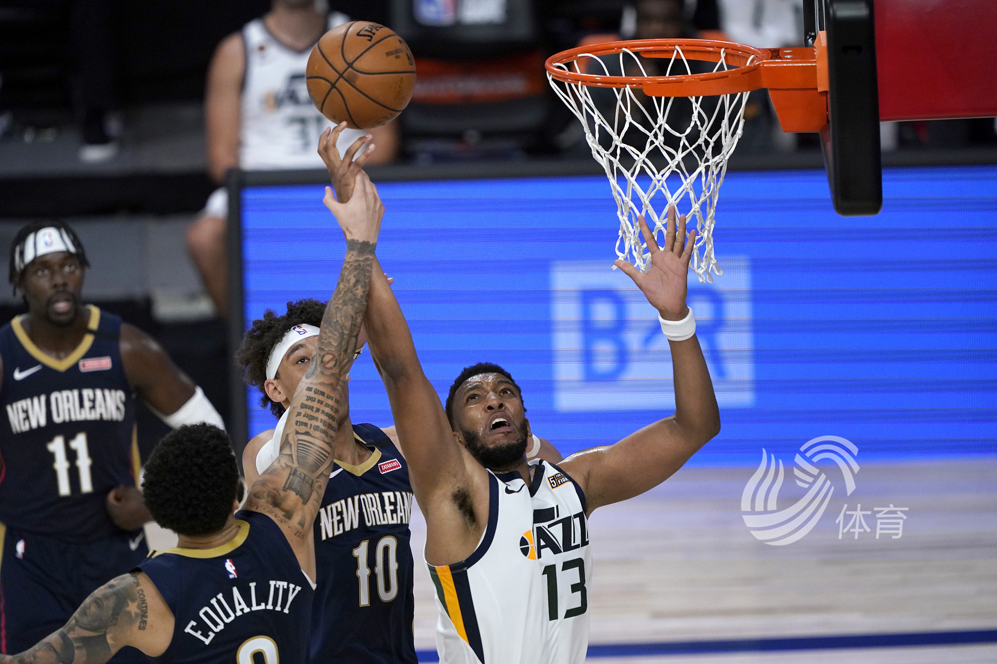 体育中国第四金：施廷懋 王涵跳水女双三米板夺冠