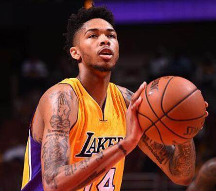 乔丹第三次单赛季双MVP包揽，带领公牛创造72胜纪录！