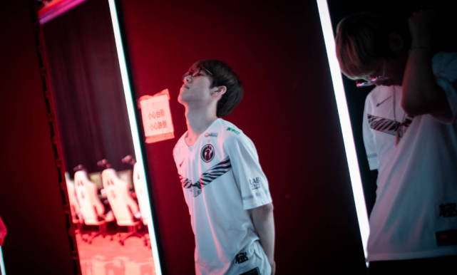 也反映出欧 也反映出欧